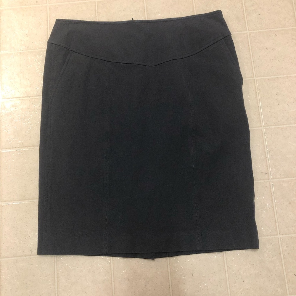 Bananba republic stretchy skirt, size 8, colour grey